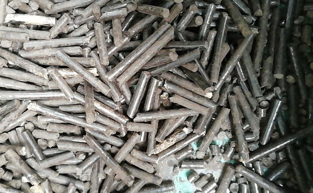 生物质麻豆传媒网站械加工的羊粪颗粒燃料