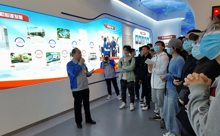 景书记从91麻豆精品秘密入口的品牌、企业理念、公司规模、全球布局等方面介绍了公司